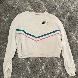 Cropped Nike sweater